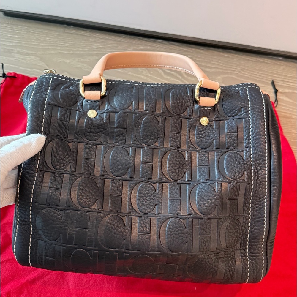 Carolina Herrera Black Andy 7 with Tan Handles - Picture 4 of 15